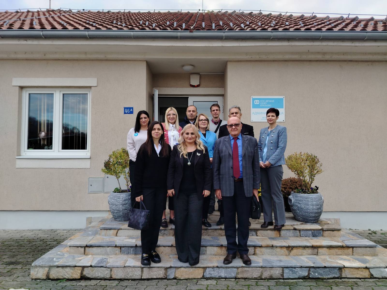 Proslavljen Svetski dan deteta: Poseta potpredsednice i članova skupštinskog Odbora za prava deteta SOS Dečijem selu u Kraljevu